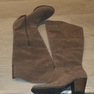 Women's Brown Suede Boots